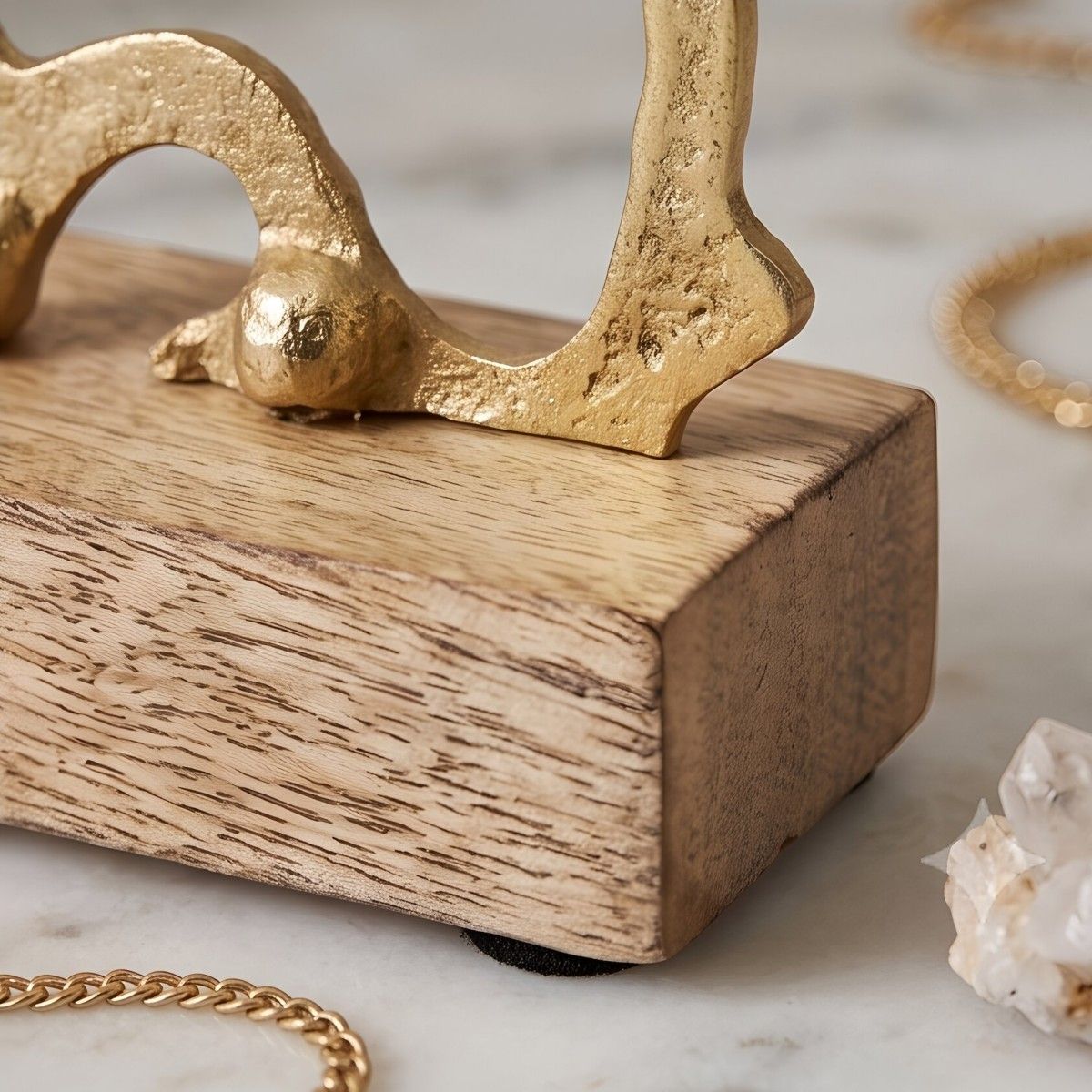 Rabbit-shaped desktop ornament