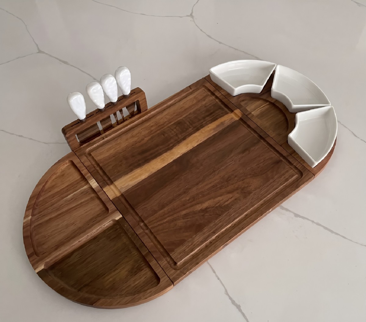 Multi-functional tray with knife and fork holders(Image2)