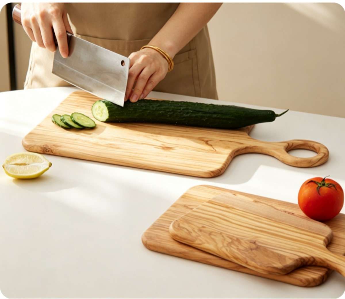 Olive wood chopping board(Image1)